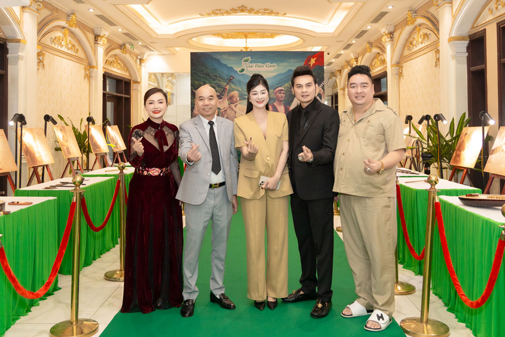 Tiệc ra mắt công ty Giai điệu xanh